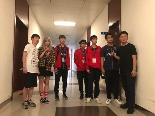 注重防守阵